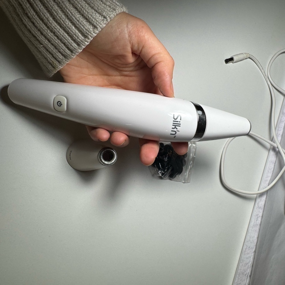 Silk’n Reveal Essential Diamond peeling microdermabrasion - Picture 11 of 13